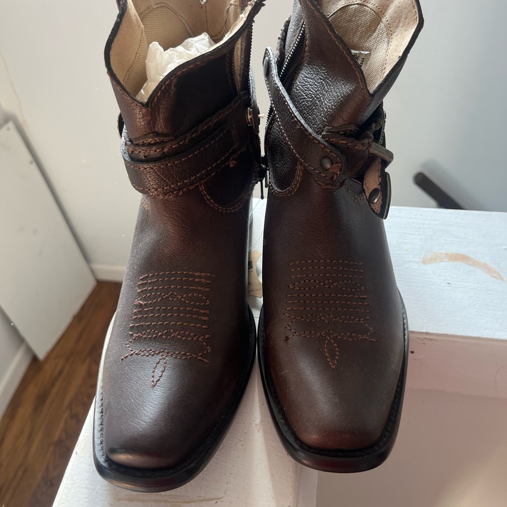 leather boots from mexico size 7 never used